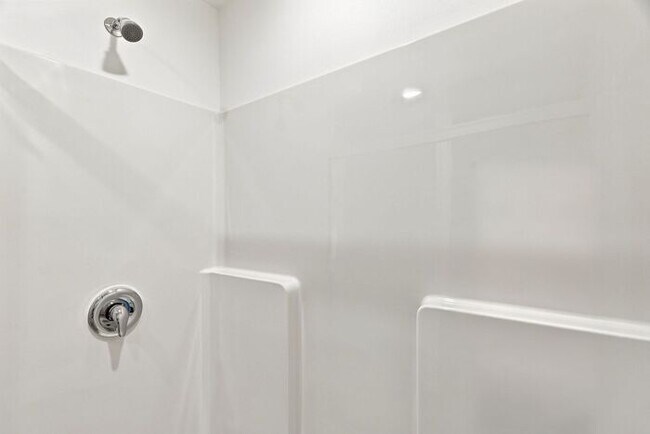 Building Photo - Spacious 5-Bedroom with Loft with 3-Car Garage