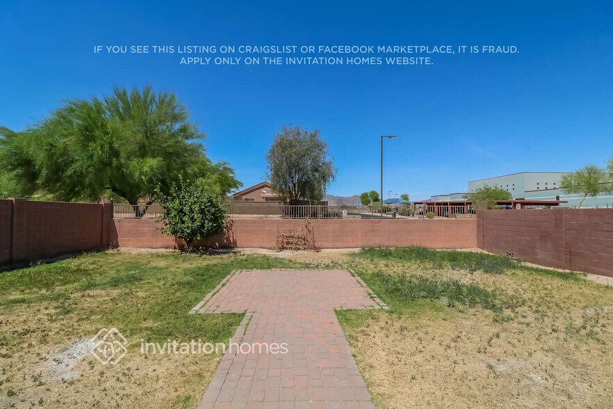 Building Photo - 23854 W Hadley St