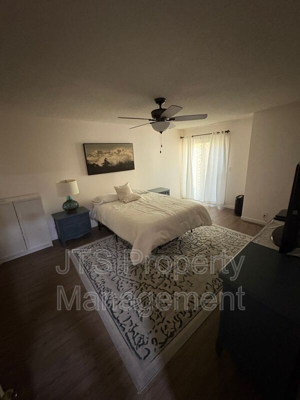 Building Photo - 6913 Navarro Ct