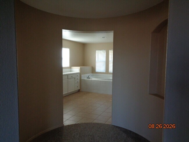 Building Photo - 6721 Princessa Dr