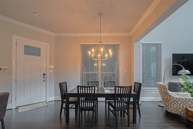 Building Photo - 8418 Oak Leaf Point Dr