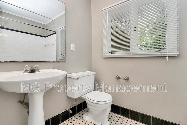 Building Photo - 5022 Furman Pl