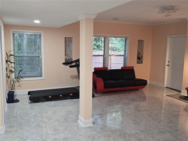 Building Photo - 6850 Rocking Horse Ln