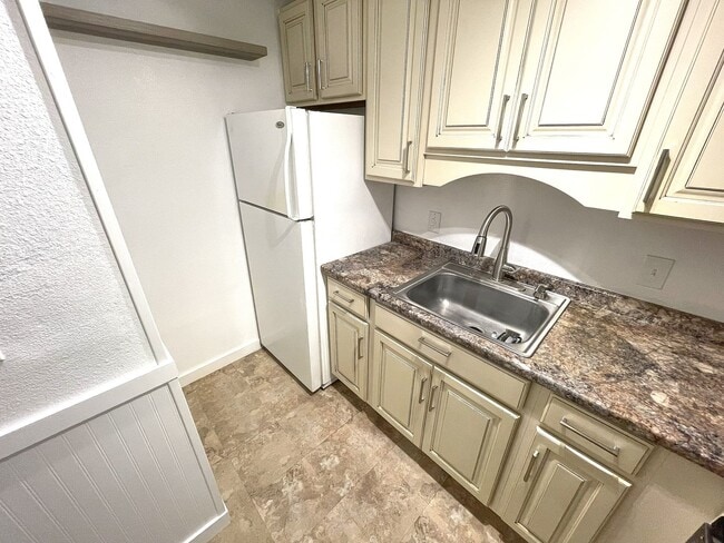 Building Photo - Updated 2-Bedroom Condo in Prime South Kihei Location in Keonekai Villages