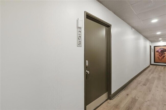 Building Photo - 3645 Peachtree Rd NE