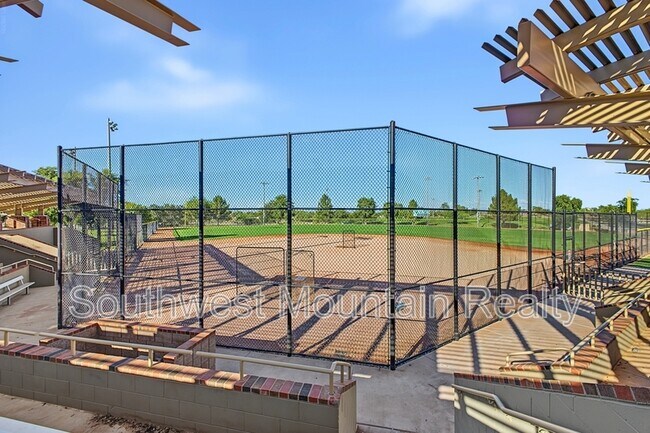Building Photo - 2346 N Monticello Dr