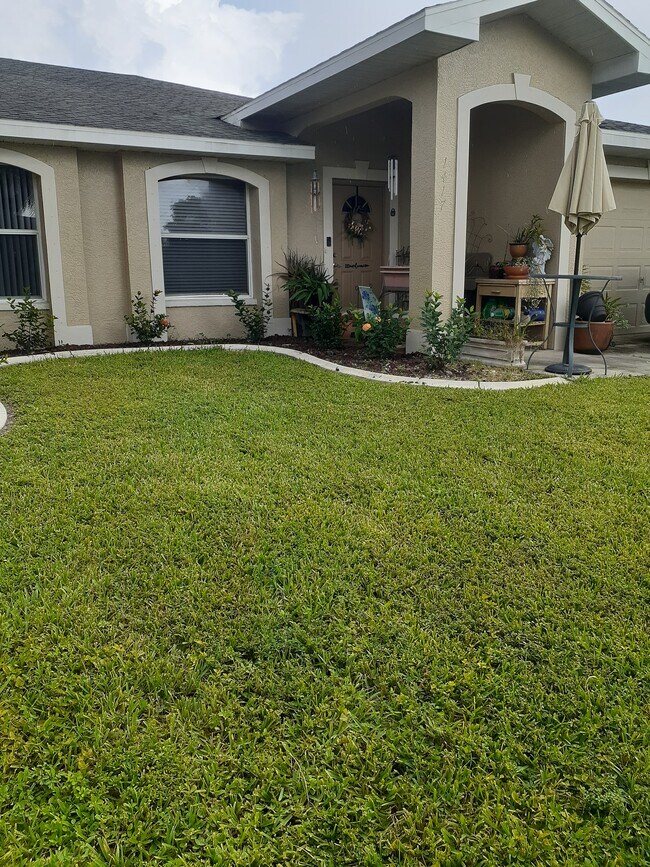 Building Photo - 1417 SE 8th Ave