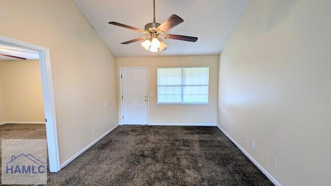 Building Photo - 1460 Flo Zechman Dr