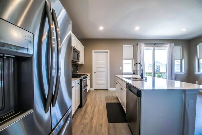 Building Photo - 8306 Mandela Bend