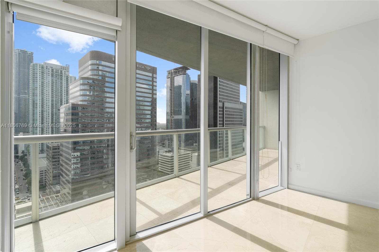Building Photo - 475 Brickell Ave
