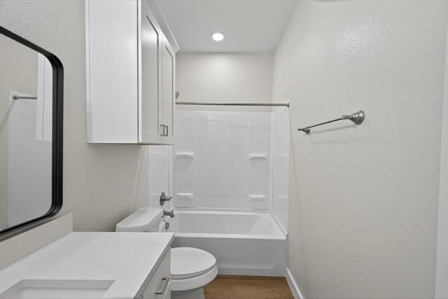 Building Photo - 116 Wood St