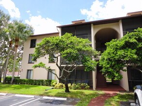 Building Photo - 207 Foxtail Dr