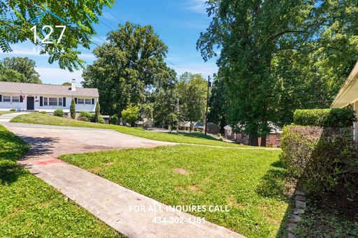 Building Photo - Charming 2 Bed/1 Bath Property in Quiet Neighborhood