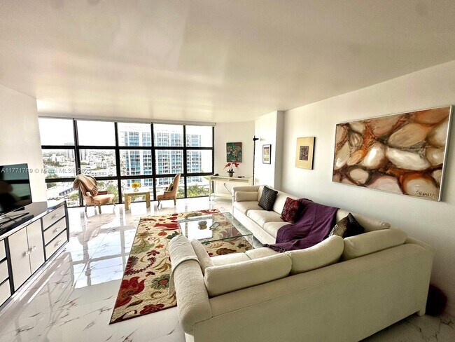 Building Photo - 6423 Collins Ave