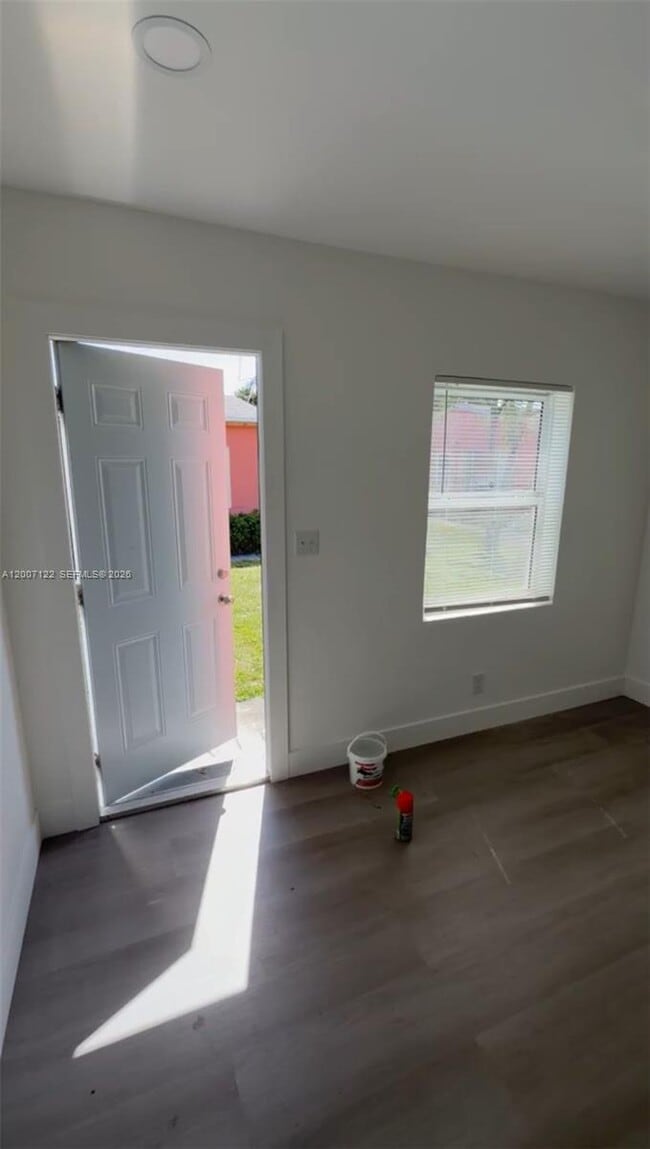 Building Photo - 2316 Madison St