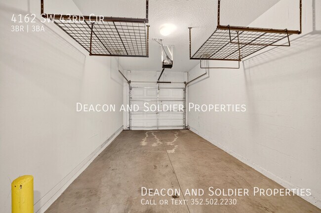 Building Photo - 4162 SW 43rd Cir