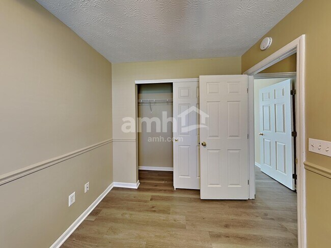 Building Photo - 368 Locust Forge Ln