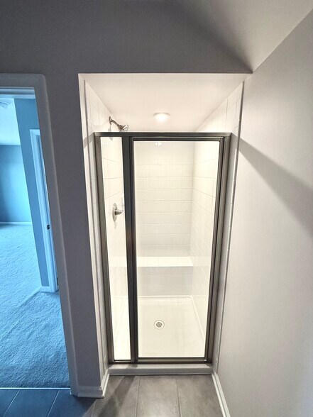 3rd full bath shower - 5907 Duvel St