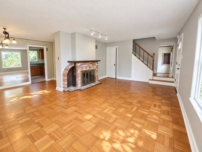 Building Photo - 590 Audubon Ave