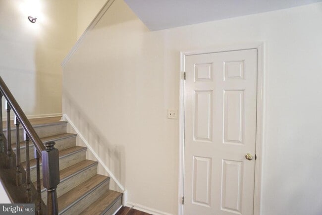 Building Photo - 1703 Smedley Ct
