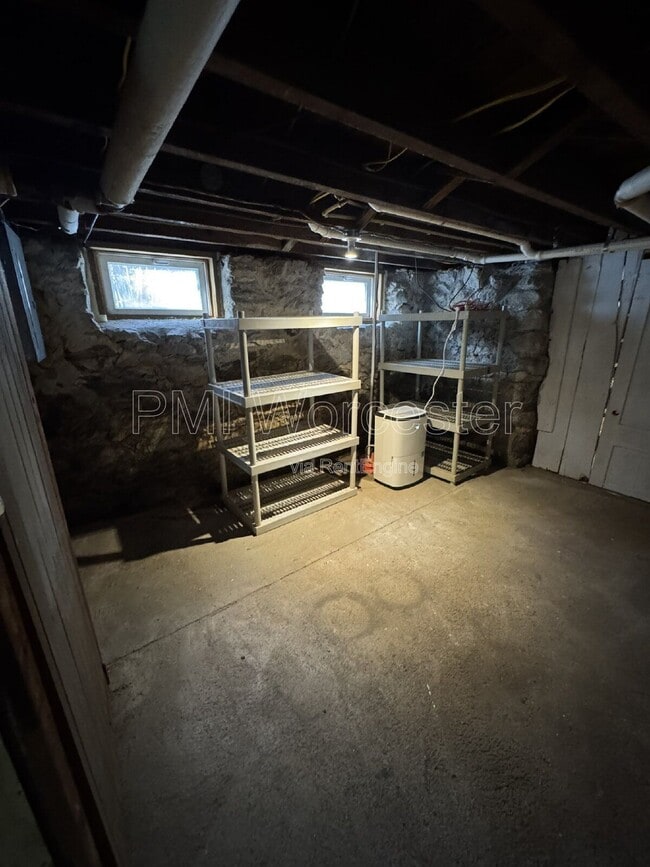 Building Photo - 161 Lincoln St