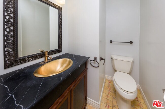 Building Photo - 9808 Hillgreen Pl