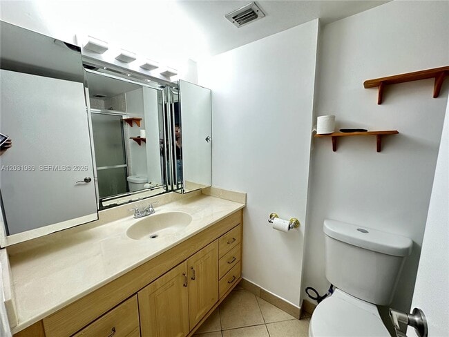 Building Photo - 18051 Biscayne Blvd