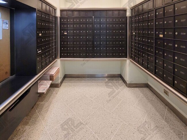 Building Photo - 2BR / 2Bath / 1Pkg - Harbor Square - Utili...