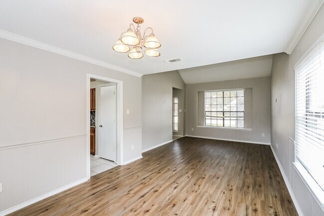 Building Photo - 20006 Brandon Oaks Way