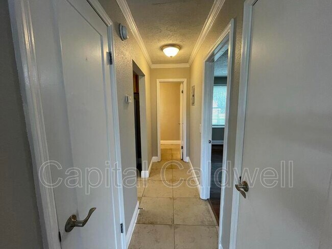 Building Photo - 13686 Orange Sunset Dr