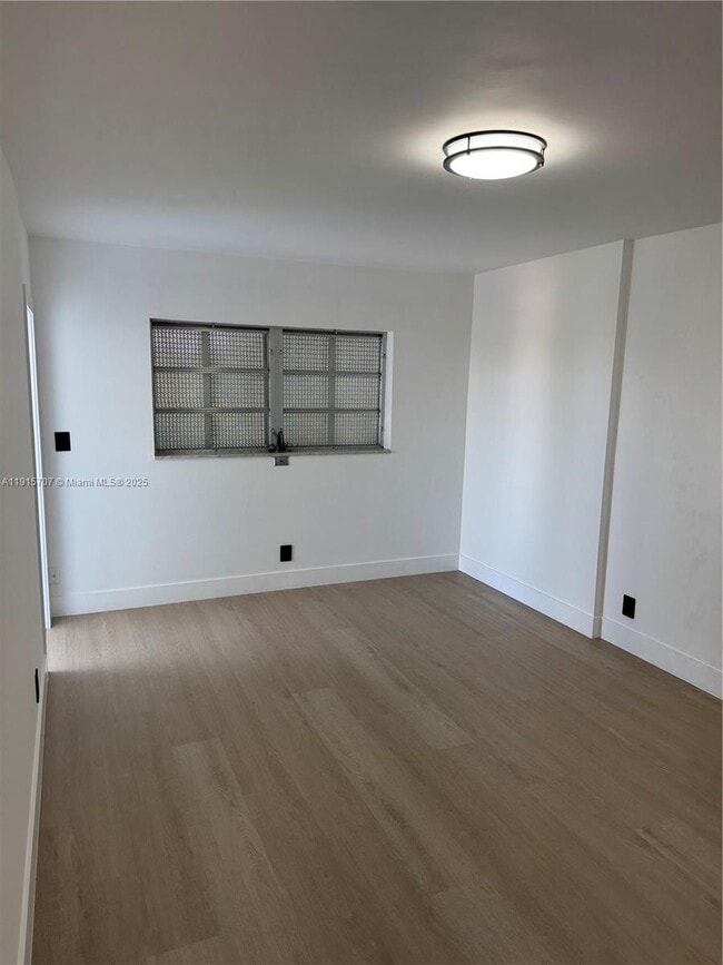 Building Photo - 1701 Washington St