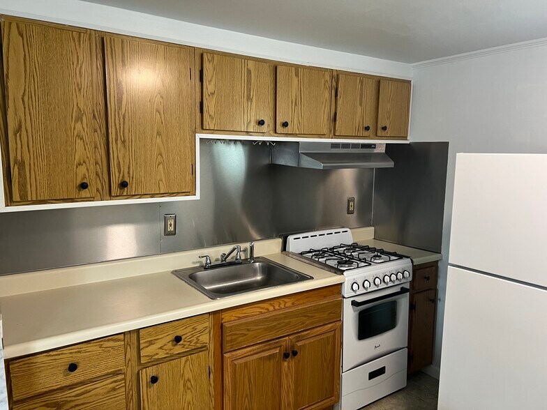 Gas cooking - 2940 Stevens St