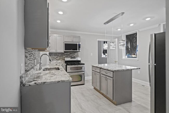 Building Photo - 1838 E Pratt St