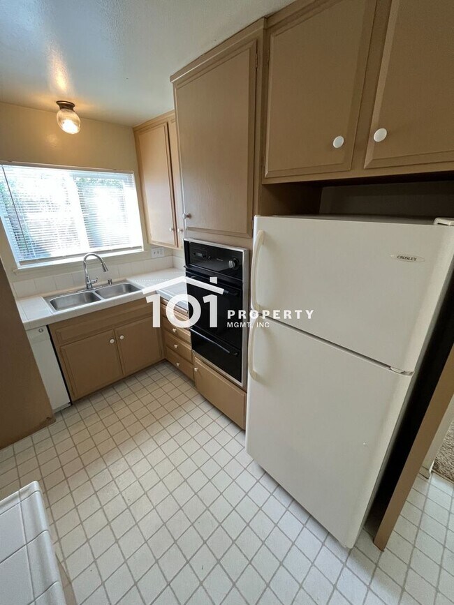 Building Photo - Spacious 3-Bedroom Home Near the Beach — Santa Barbara Shores