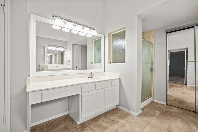 Building Photo - 4707 Leicester Way