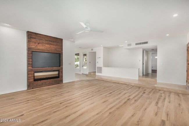 Building Photo - 32015 N 71st St