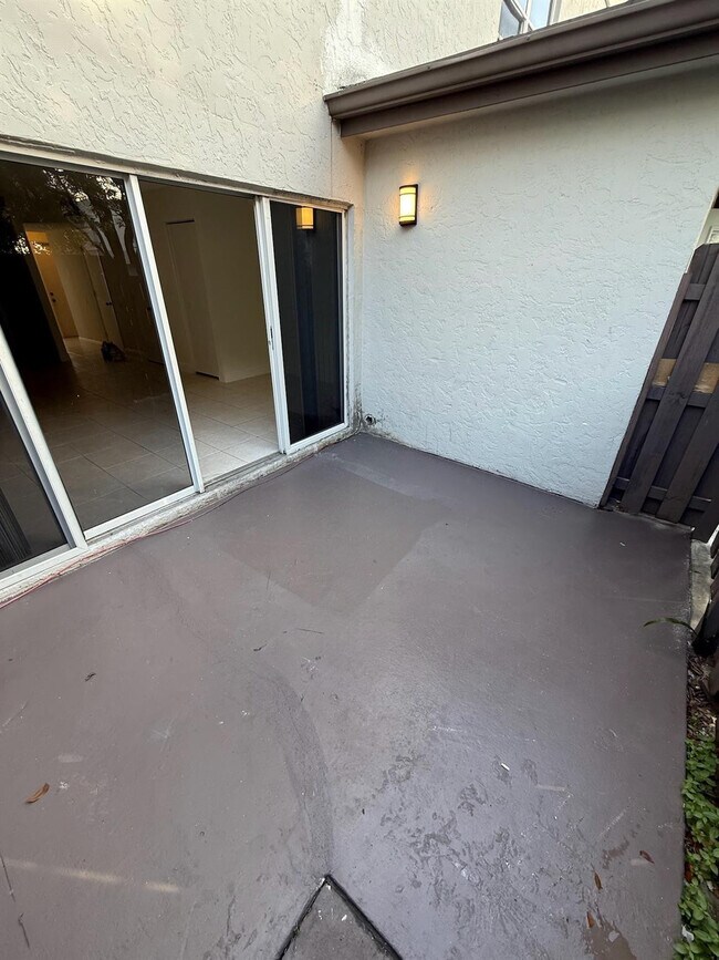 Building Photo - 3003 NW 5th Terrace