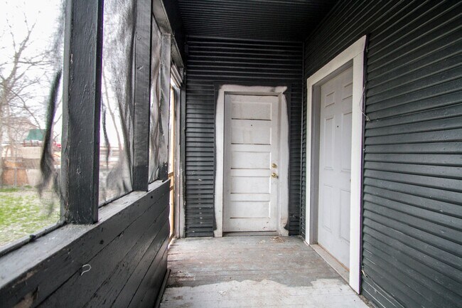 Building Photo - 1727 Nolan St