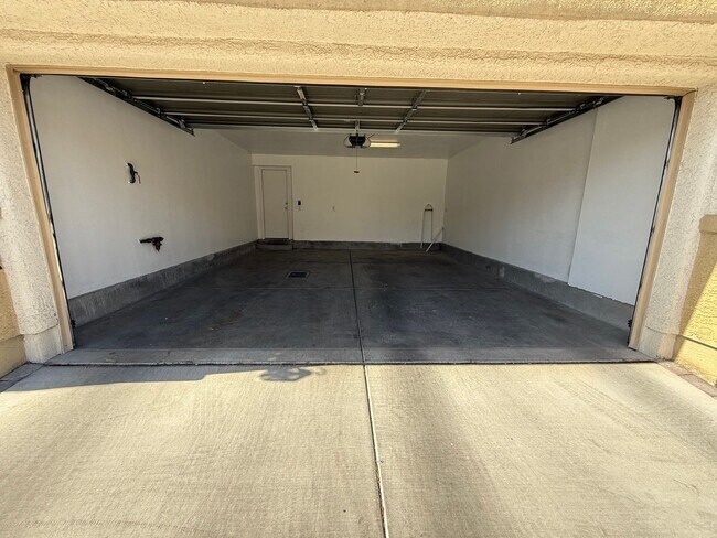 Building Photo - DESERT PINES GATED COMMUNITY!