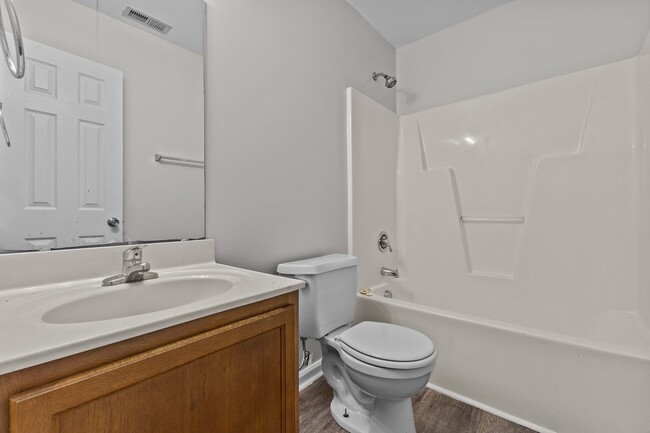 Building Photo - Cozy Apartment for Rent!