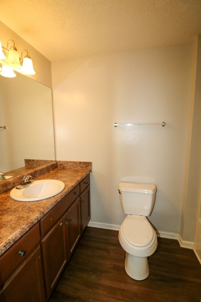 Building Photo - THIS IS A TRIPLEX GROUND FLOOR UNIT IN LINCOLN
