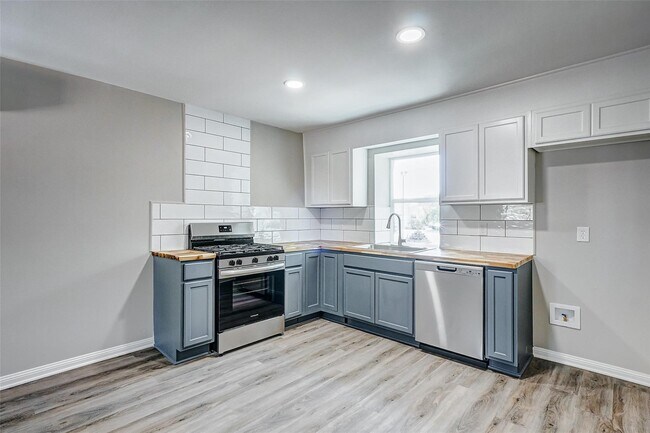 Building Photo - 5219 Lookout Mountain Dr