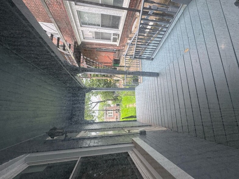 Building Photo - 241 N 4th St