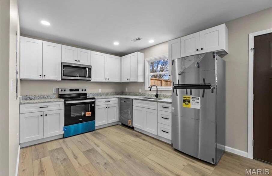 Building Photo - 231 Cedar Cir