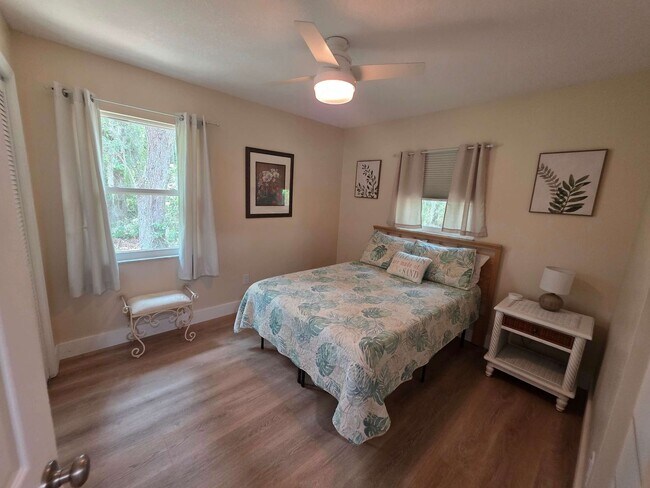 Building Photo - 3/2 Lake House