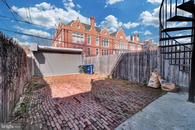 Building Photo - 1203 Girard St NW