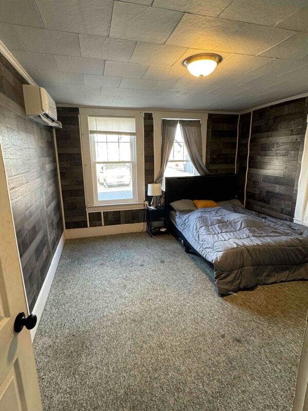 Primary Photo - 461 Elm St