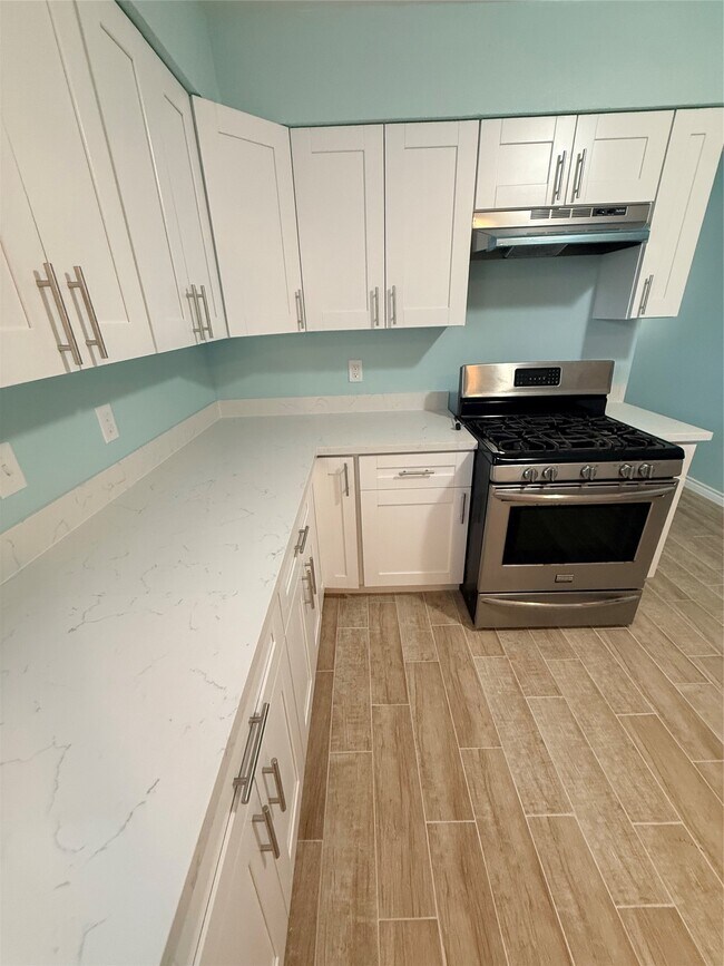 Building Photo - 5107 Avenue Q