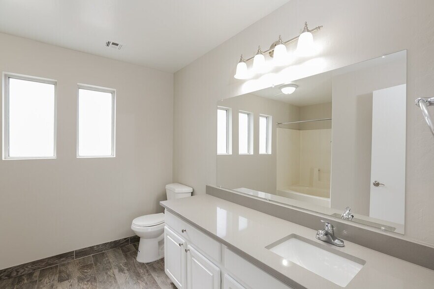 Building Photo - 2829 S 106th Pl