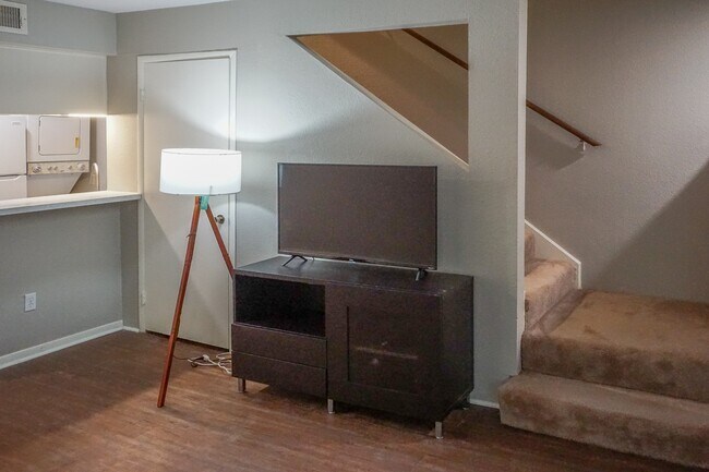 Building Photo - 2110 Wilcrest Dr